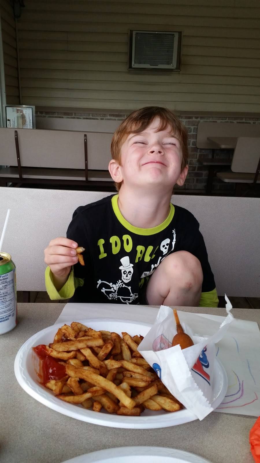 Resto La Pataterie | restaurant | 2 Rue Saint-Louis, Saint-Eustache, QC J7R 1X2, Canada | 4504733509 OR +1 450-473-3509