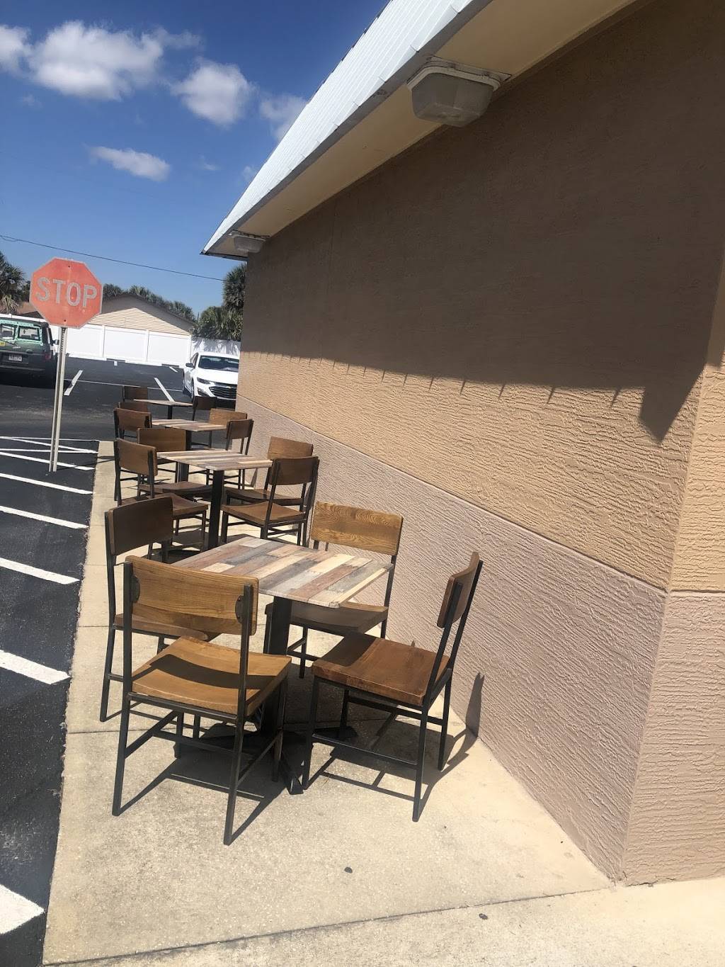 Beachside Johnnys | restaurant | 330 S Atlantic Ave, Ormond Beach, FL 32176, USA | 3862819756 OR +1 386-281-9756