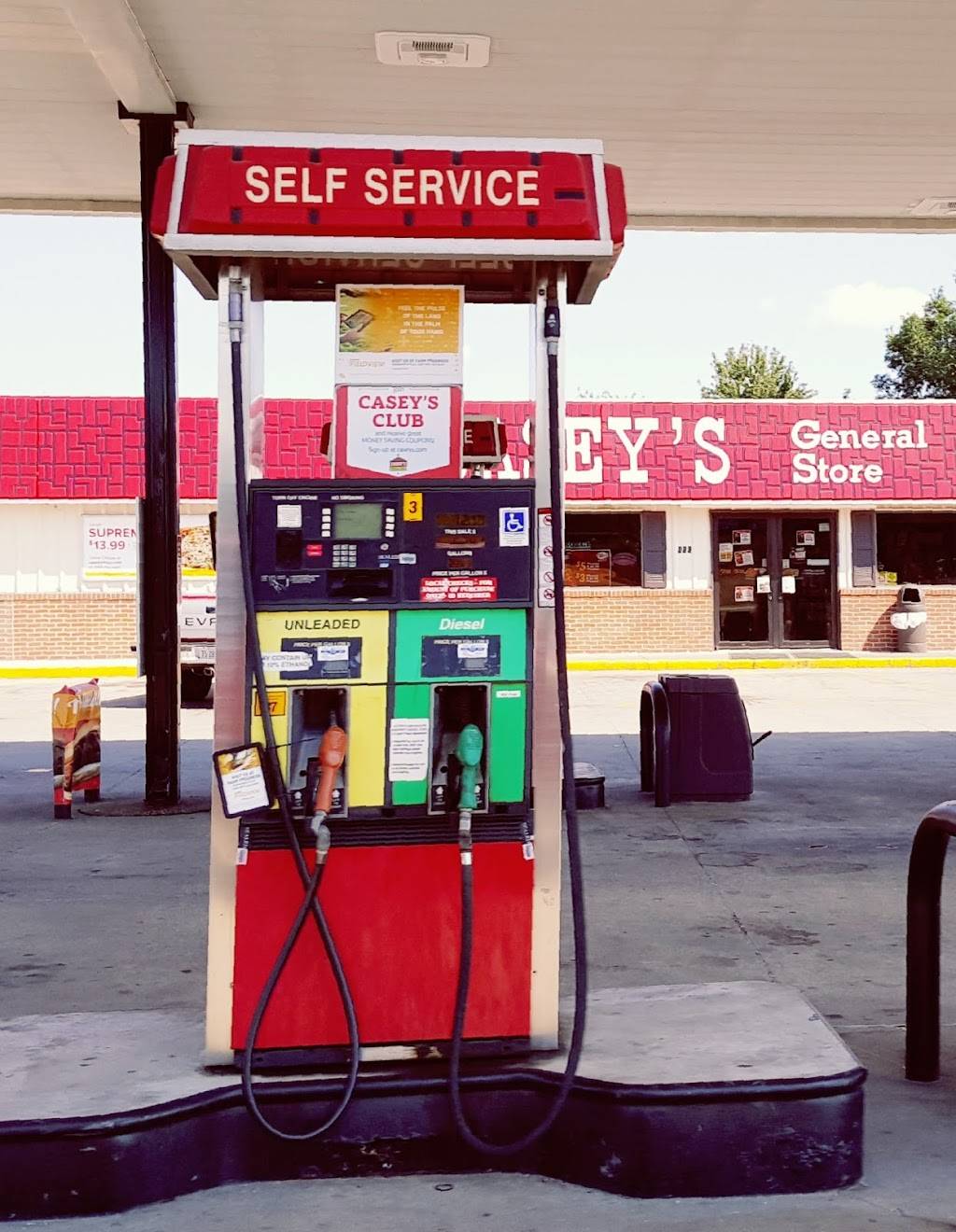 Caseys |  | 150 S State Rte 121, Warrensburg, IL 62573, USA | 2176723354 OR +1 217-672-3354