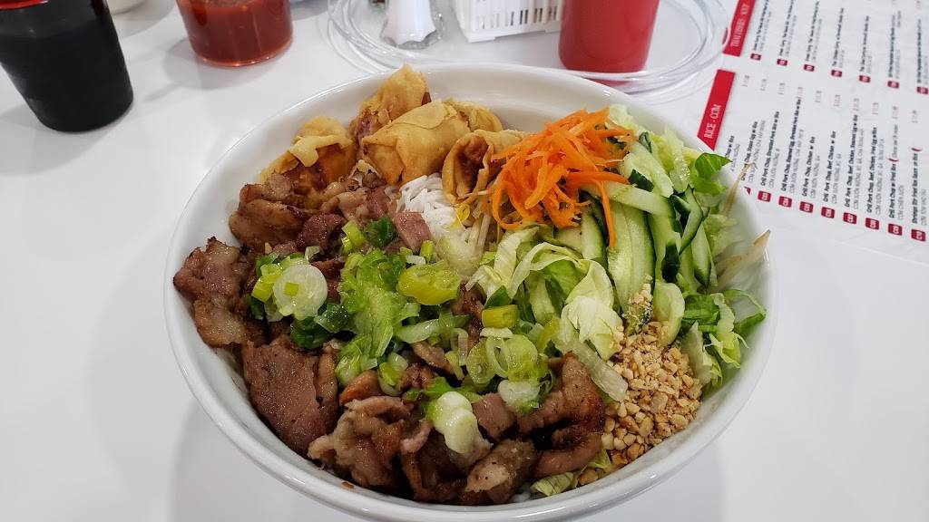 Pho Bat Trang | restaurant | 353 Lake St Unit 18, St. Catharines, ON L2N 7G4, Canada | 9059389968 OR +1 905-938-9968