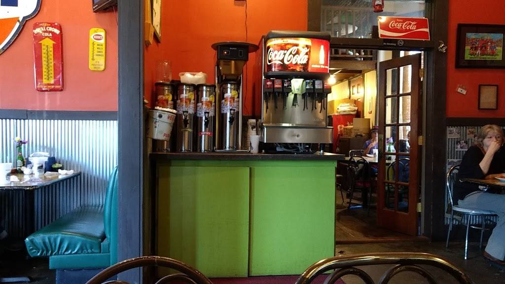 Tracks | restaurant | 100 N Front St, Winona, MS 38967, USA | 6622833505 OR +1 662-283-3505