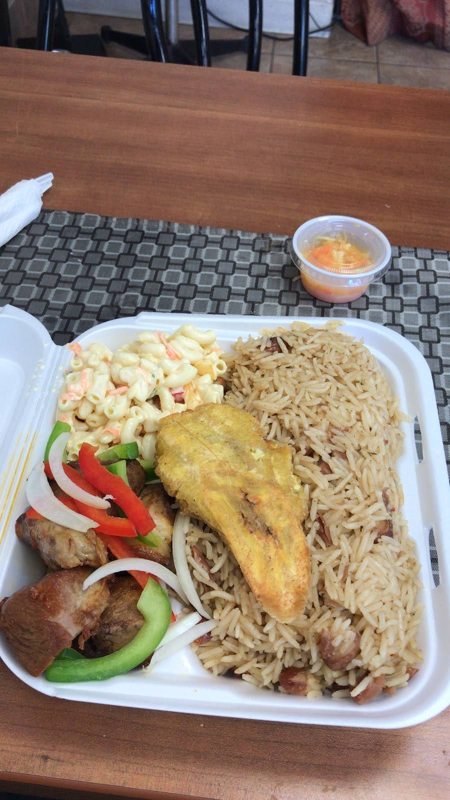 Marche Antillais Le Rocher | restaurant | 4657 Place Chénier, Laval, QC H7C 1A9, Canada | 4502320261 OR +1 450-232-0261