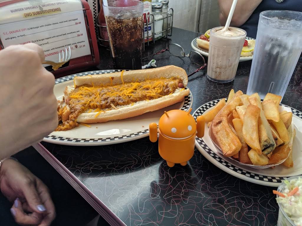 Dons Drive-In | restaurant | 2030 US 31 N, Traverse City, MI 49686, USA | 2317149993 OR +1 231-714-9993