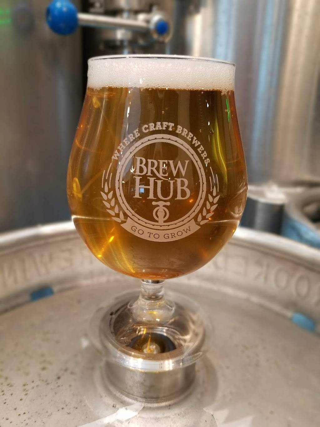 Brew Hub Taproom | restaurant | 5656 Oakland Ave, St. Louis, MO 63110, USA | 3148335453 OR +1 314-833-5453