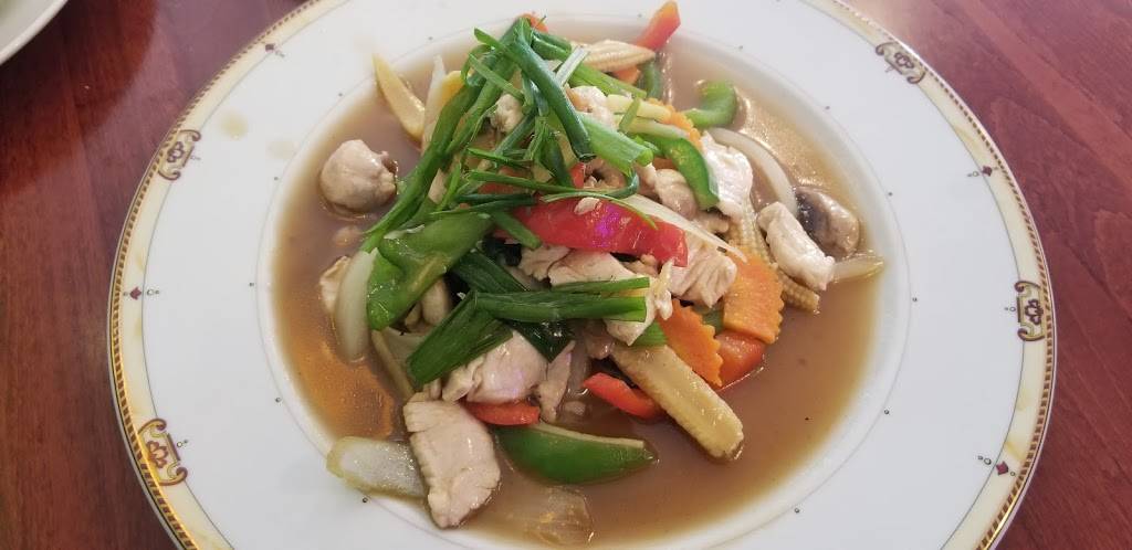 Chada Thai Bistro | restaurant | 96 W Old Country Rd, Hicksville, NY 11801, USA | 5169340717 OR +1 516-934-0717