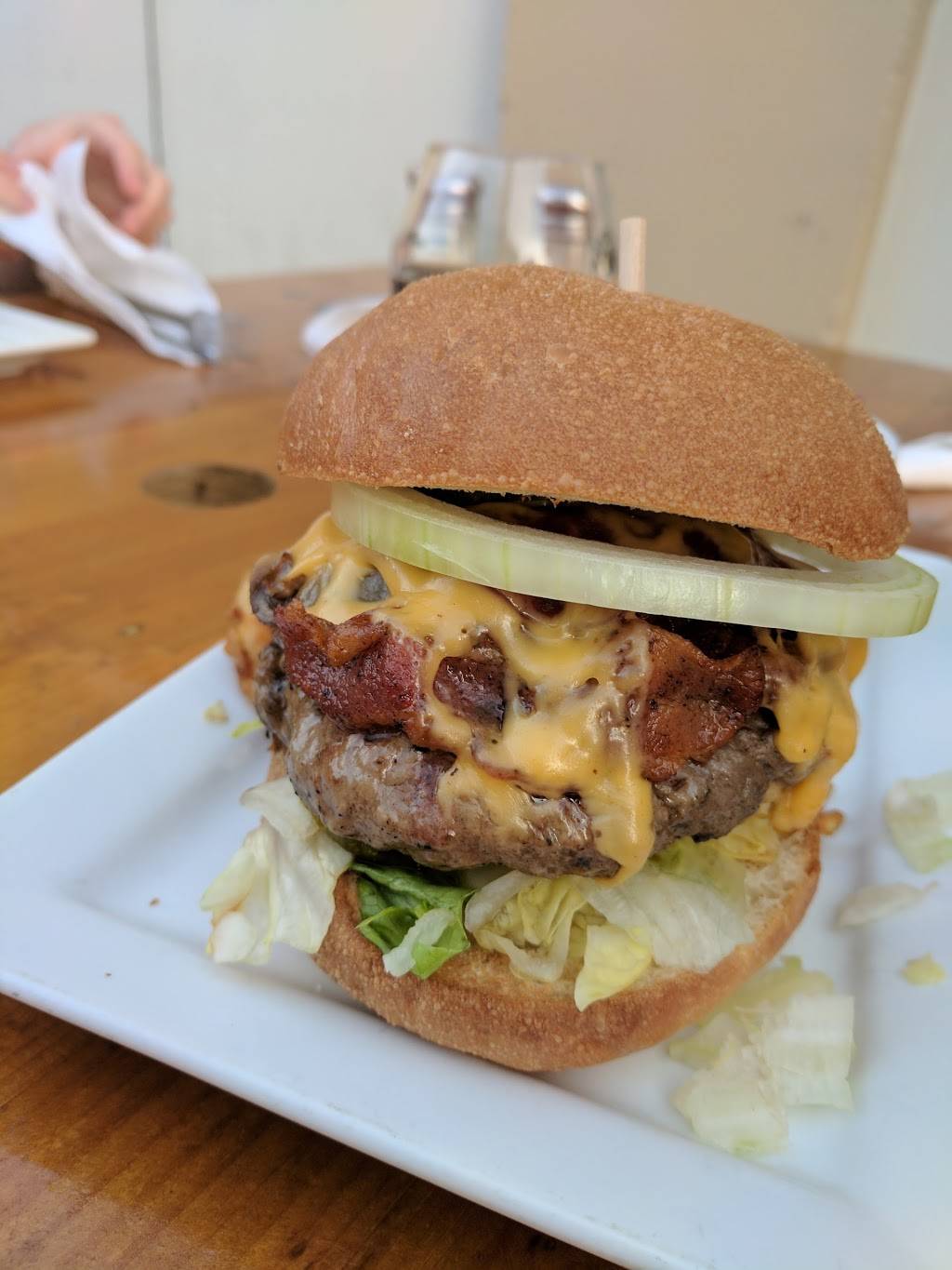 Oakley Pub & Grill | restaurant | 3924 Isabella Ave, Cincinnati, OH 45209, USA | 5135312500 OR +1 513-531-2500