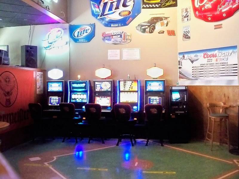 Officials Time Out | restaurant | 2354 W Higgins Rd, Hoffman Estates, IL 60169, USA | 8473103227 OR +1 847-310-3227