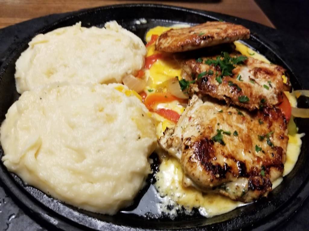 TGI Fridays | restaurant | 6900 N Illinois St, Fairview Heights, IL 62208, USA | 6186248443 OR +1 618-624-8443