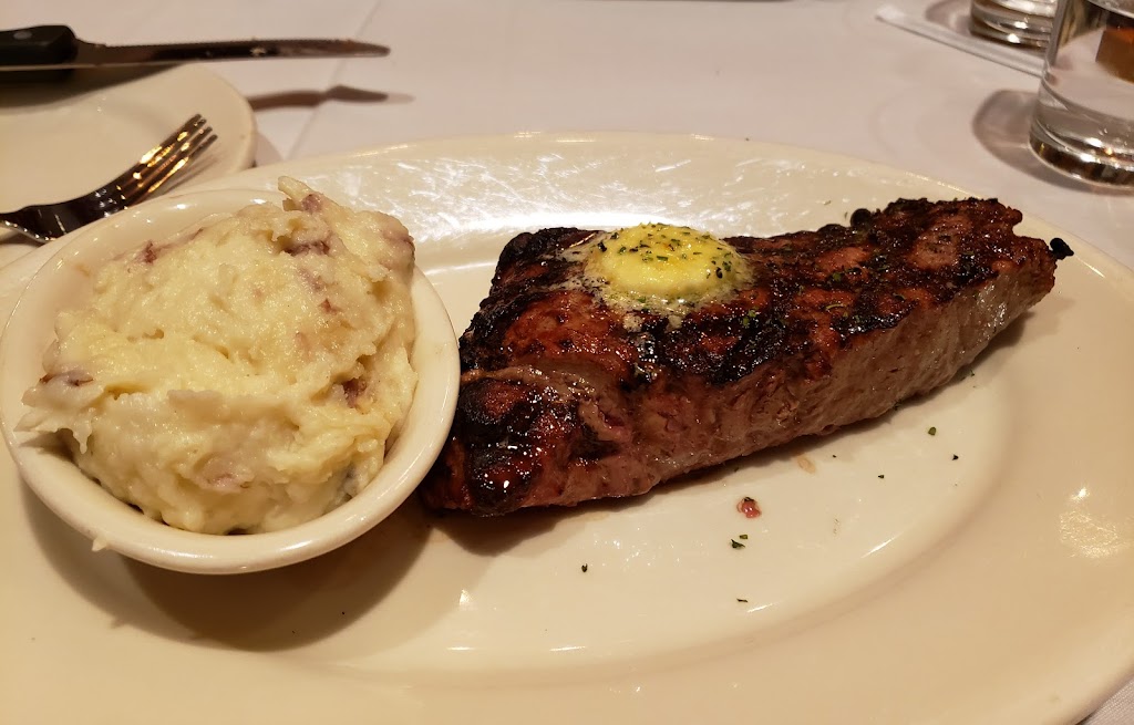 Weber Grill Restaurant | restaurant | 539 N State St, Chicago, IL 60654, USA | 3124679696 OR +1 312-467-9696