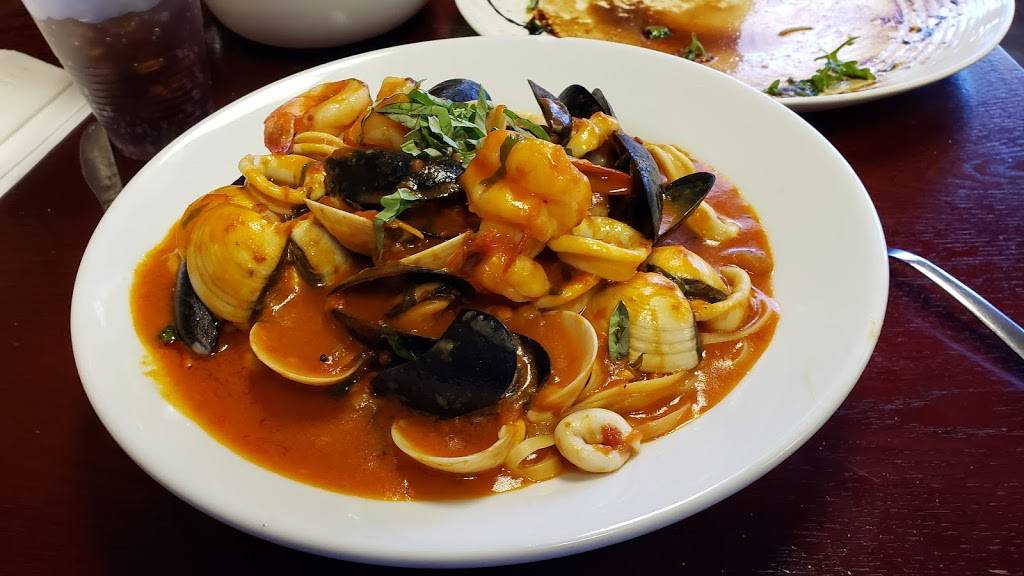 Caputos Pizzeria of Clifton Park | restaurant | 1675 U.S. 9, Clifton Park, NY 12065, USA | 5183839800 OR +1 518-383-9800