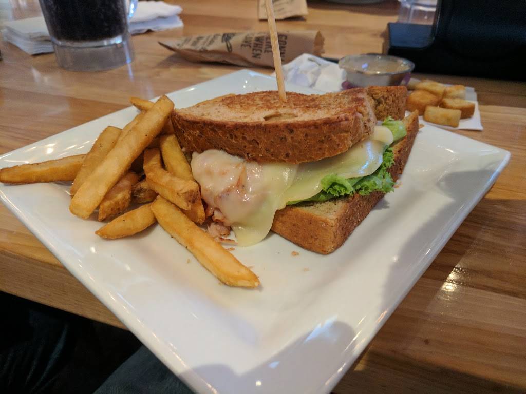 Chilis Grill & Bar | restaurant | 408 Market St, Chattanooga, TN 37402, USA | 4232651511 OR +1 423-265-1511