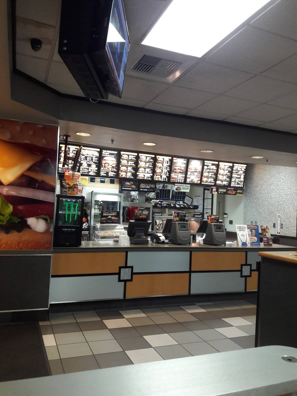 Carls Jr. | restaurant | 28023 Scott Rd, Murrieta, CA 92563, USA | 9516723814 OR +1 951-672-3814