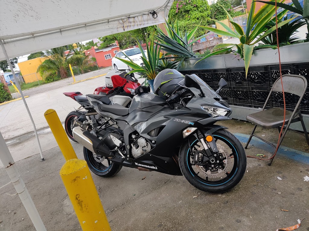 La Nueva Banana Restaurant & grill | restaurant | 2146 NW 36th St, Miami, FL 33142, USA | 3056405563 OR +1 305-640-5563