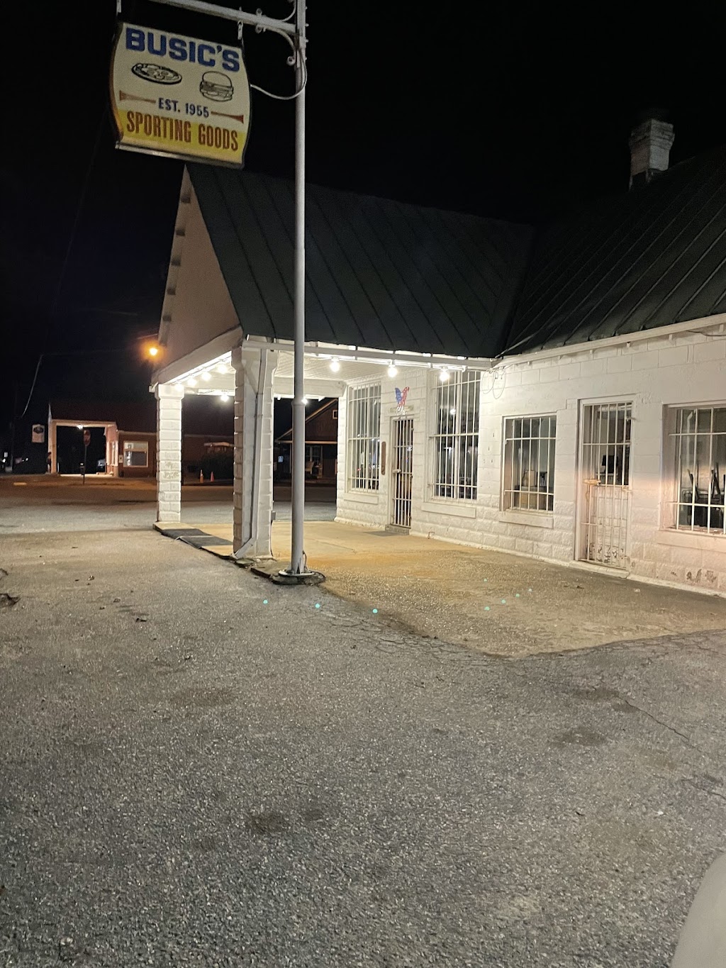 Dogged State Distilling Co. Diner | restaurant | 16401 Goodes Bridge Rd, Amelia Court House, VA 23002, USA | 8045612741 OR +1 804-561-2741