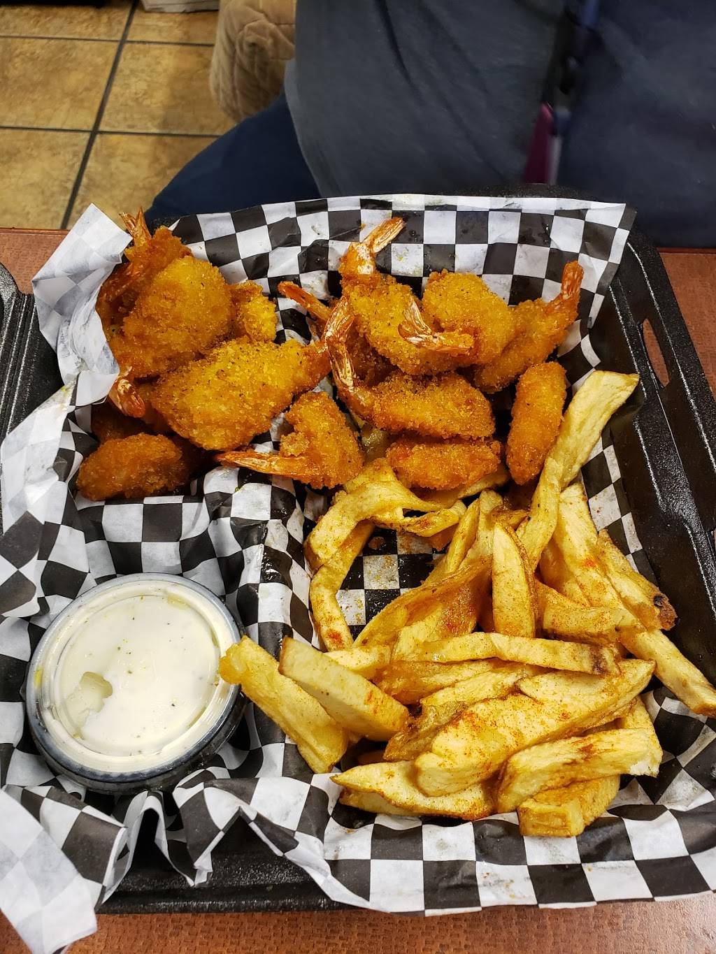 Dorsey Bs Fish and Fixins | restaurant | 5925 W Olive Ave, Glendale, AZ 85302, USA | 6234352233 OR +1 623-435-2233