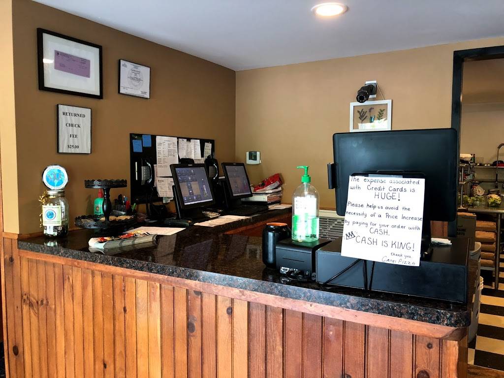 Capri Pizza | restaurant | 22 Haverhill Rd, Windham, NH 03087, USA | 6034323600 OR +1 603-432-3600