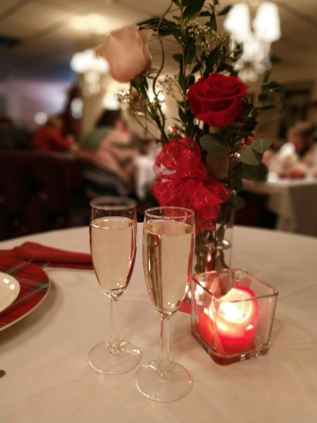 The Highlands Fine Food and Whiskey House | restaurant | 176 W Main St, Bradford, IL 61421, USA | 3098972100 OR +1 309-897-2100