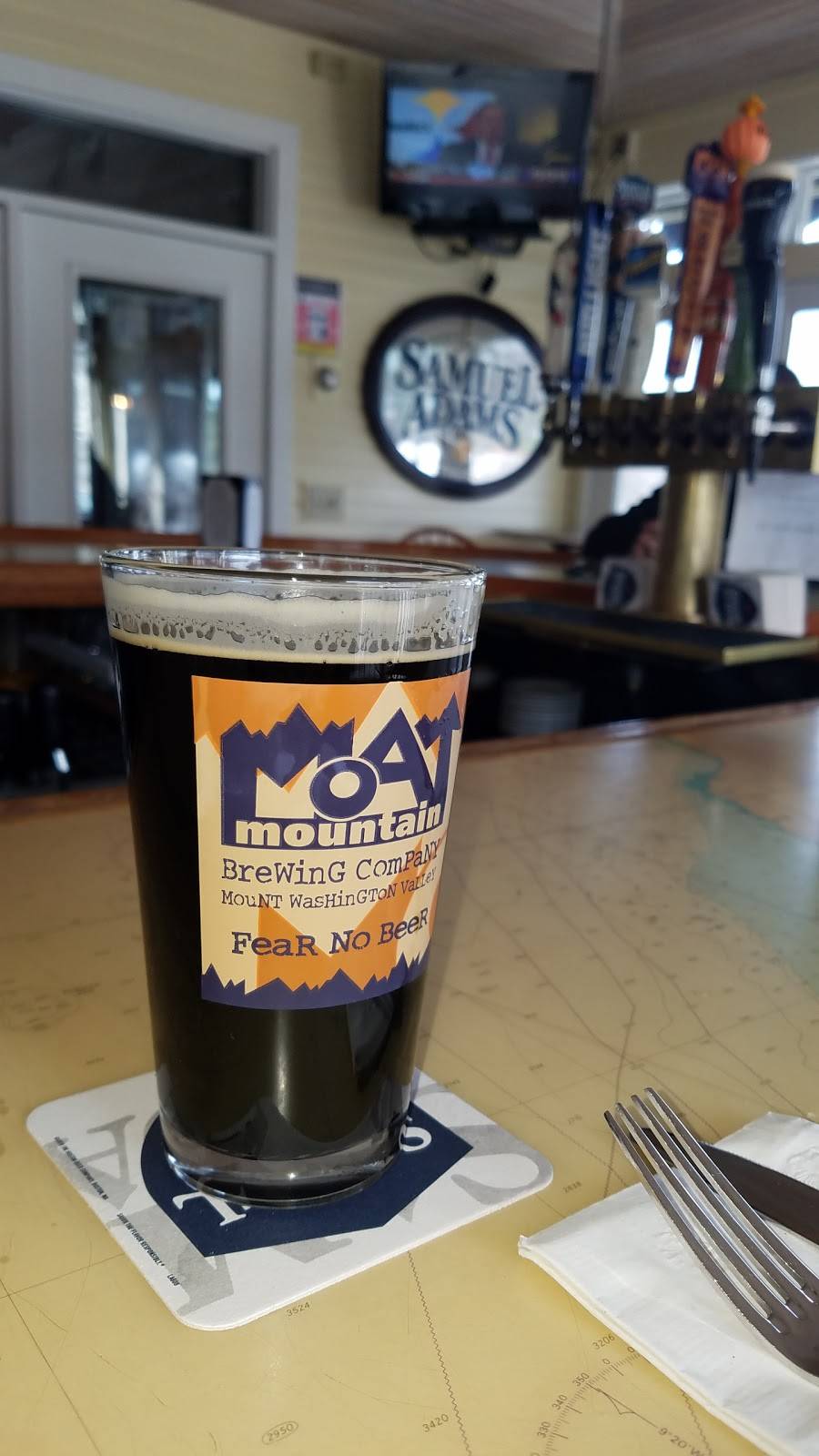 Lyons Den Restaurant & Tavern | restaurant | 25 Dock Rd, Gilford, NH 03249, USA | 6032938833 OR +1 603-293-8833