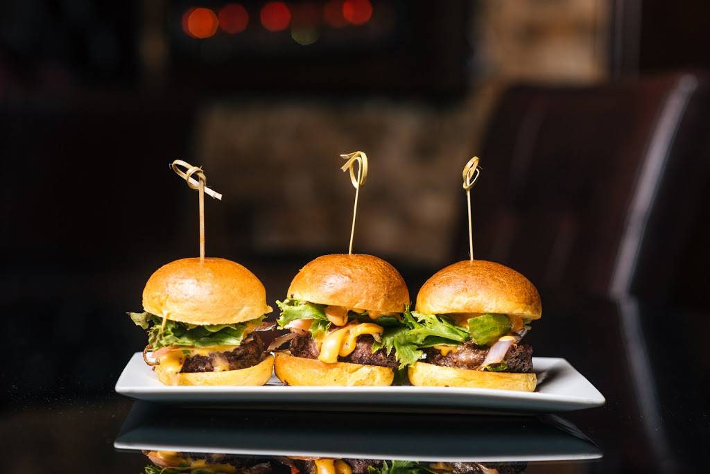 Londons Pub & Grill | restaurant | 11651 Artesia Blvd, Artesia, CA 90701, USA | 5628603800 OR +1 562-860-3800