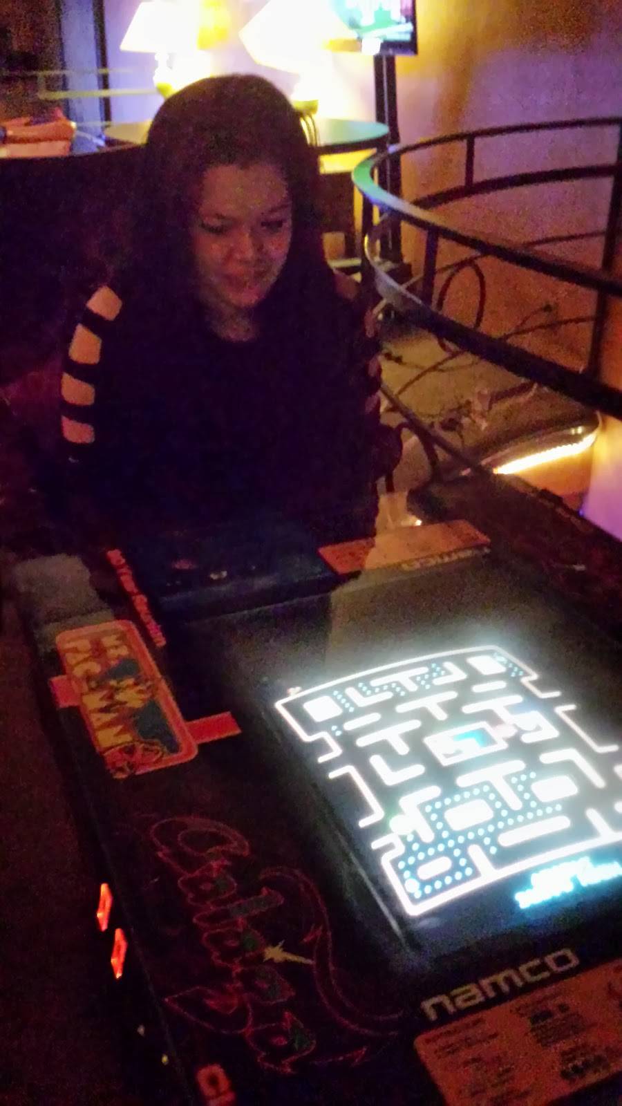 St. Marks Bar | restaurant | 932 4th Ave, Huntington, WV 25701, USA | 3045255040 OR +1 304-525-5040