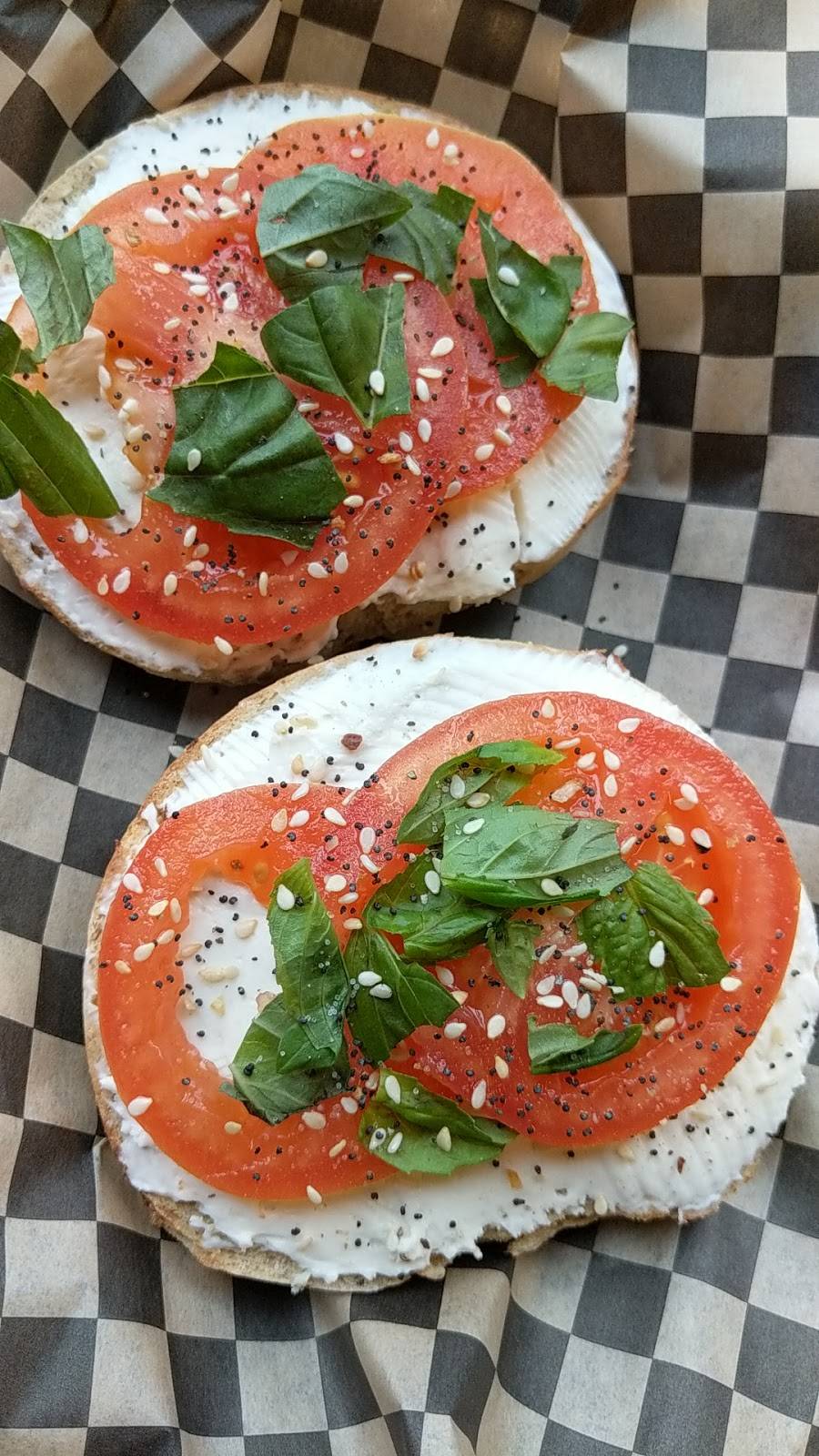 Freshies Bagels and Juice | bakery | 13 Oak St, Hood River, OR 97031, USA | 5413862123 OR +1 541-386-2123