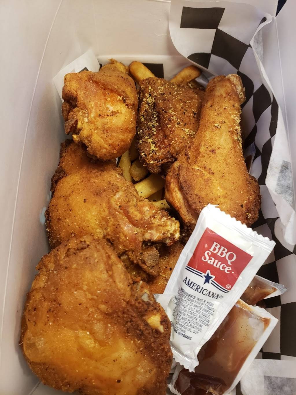 Oms Chicken n Fish n Burger | restaurant | 2702 E Washington Ave, Madison, WI 53704, USA | 6082861804 OR +1 608-286-1804