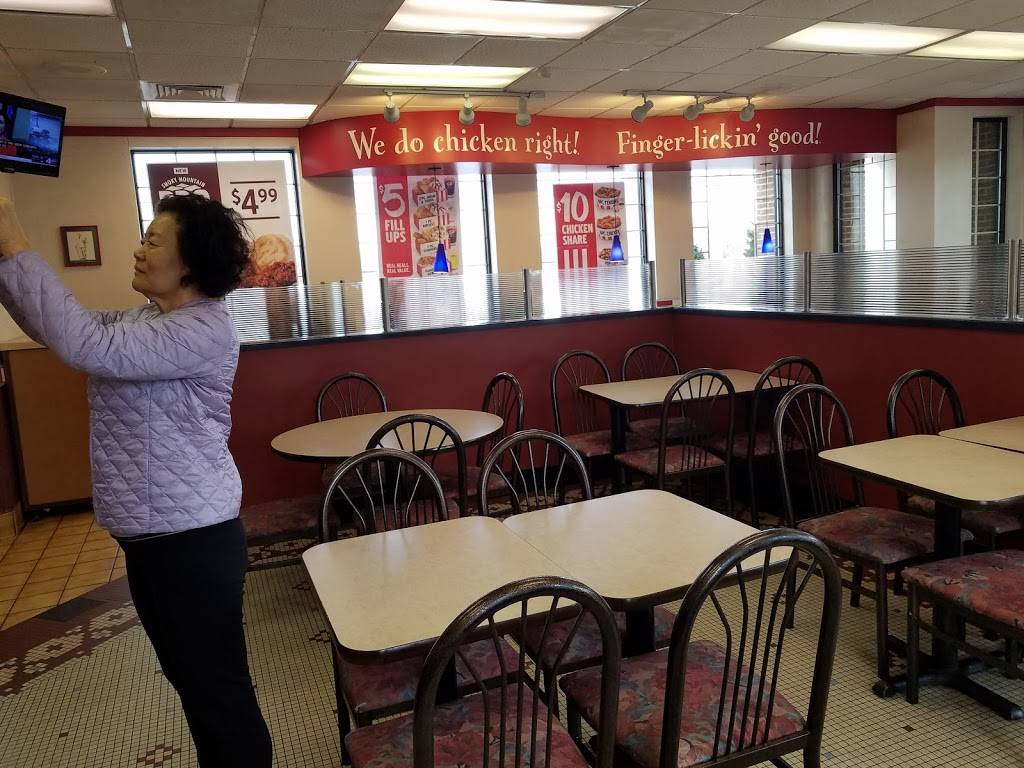 KFC | restaurant | 807 John Marshall Hwy, Front Royal, VA 22630, USA | 5406357119 OR +1 540-635-7119