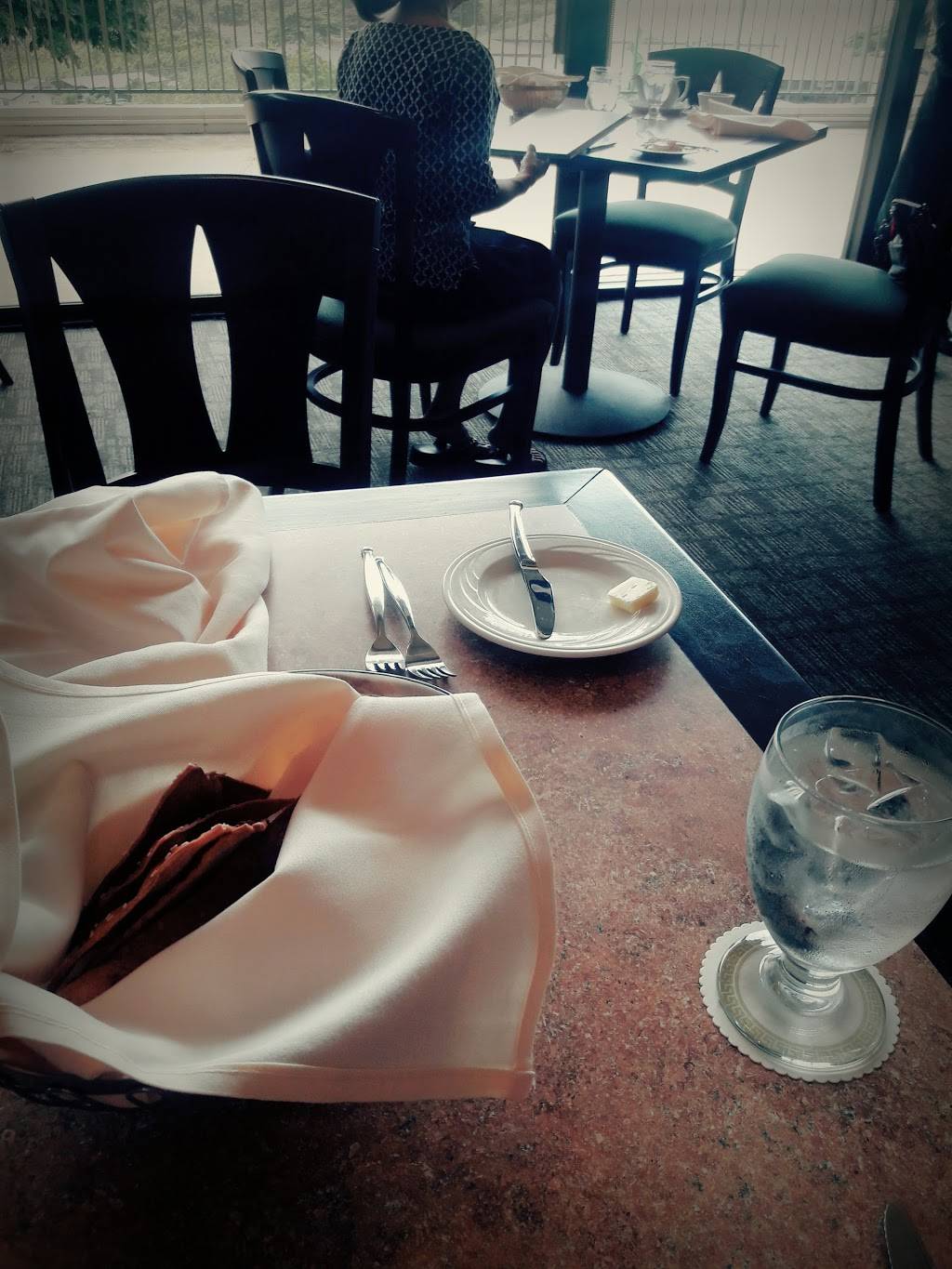 The Pearl | restaurant | 96-045 Ala `Ike, Pearl City, HI 96782, USA | 8084550475 OR +1 808-455-0475