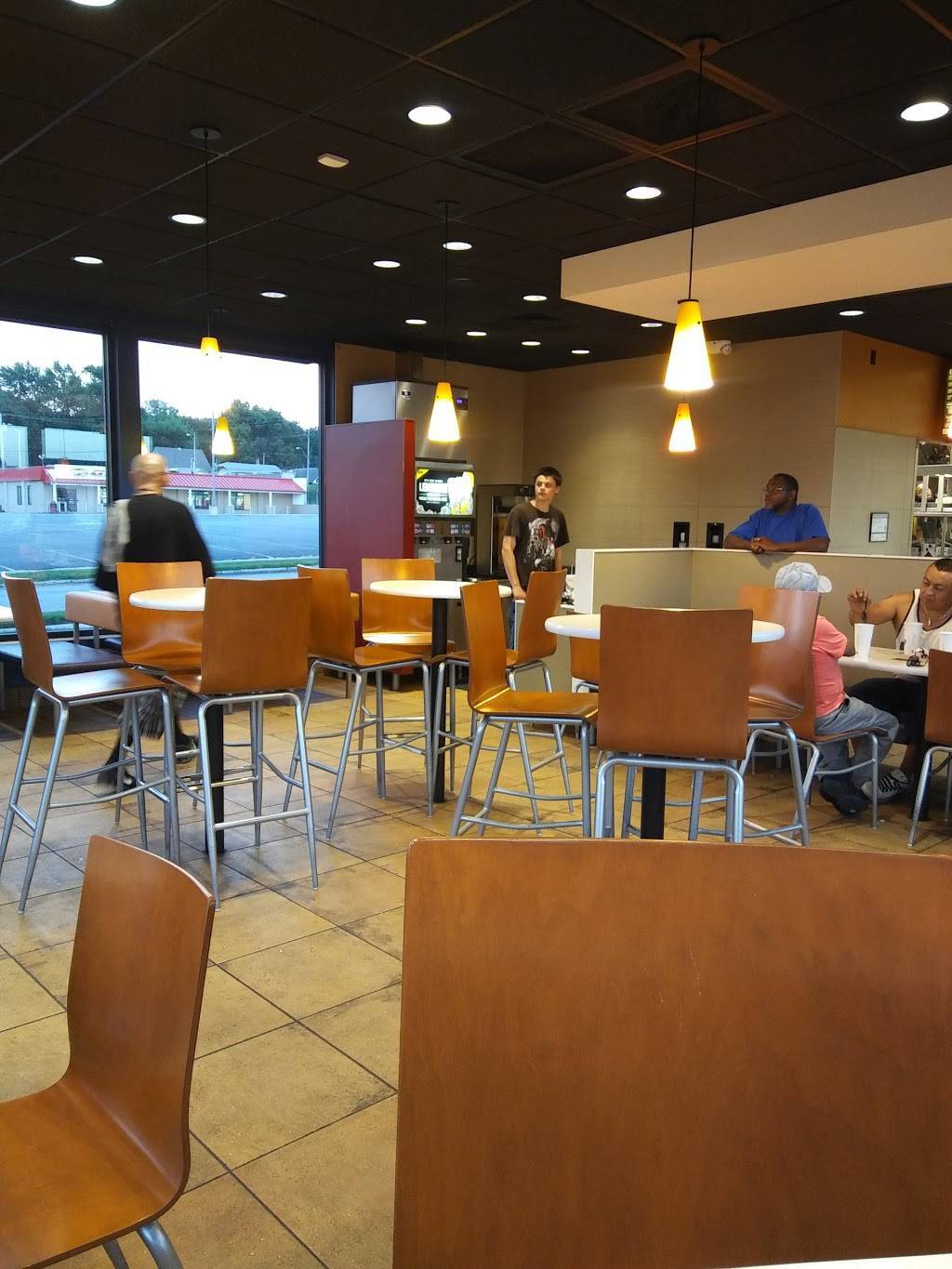 Taco Bell | meal takeaway | 5925 Independence Ave, Kansas City, MO 64125, USA | 8169207789 OR +1 816-920-7789