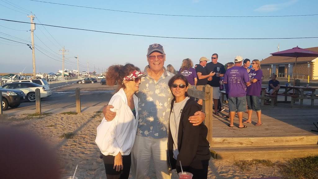 Gilgo Beach Inn | restaurant | Gilgo Beach Parking Lot (Ocean Parkway), Gilgo Beach, NY 11702, USA | 6318263339 OR +1 631-826-3339