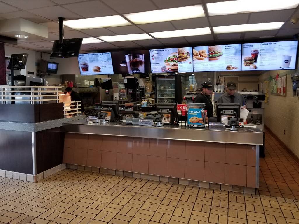 McDonalds | cafe | 3701 Pleasanton Rd, San Antonio, TX 78221, USA | 2109279444 OR +1 210-927-9444