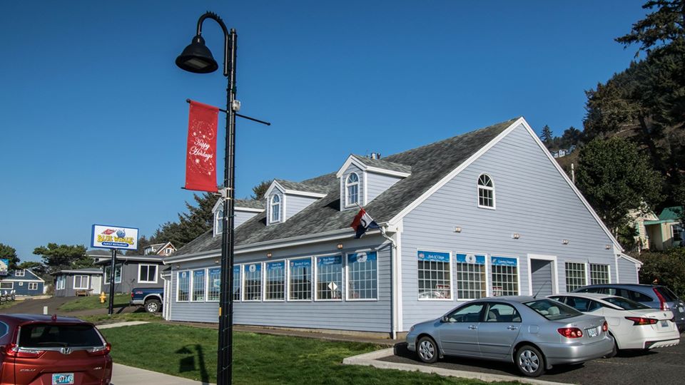 LeRoys Blue Whale | restaurant | 580 Hwy 101 N, Yachats, OR 97498, USA | 5415473399 OR +1 541-547-3399