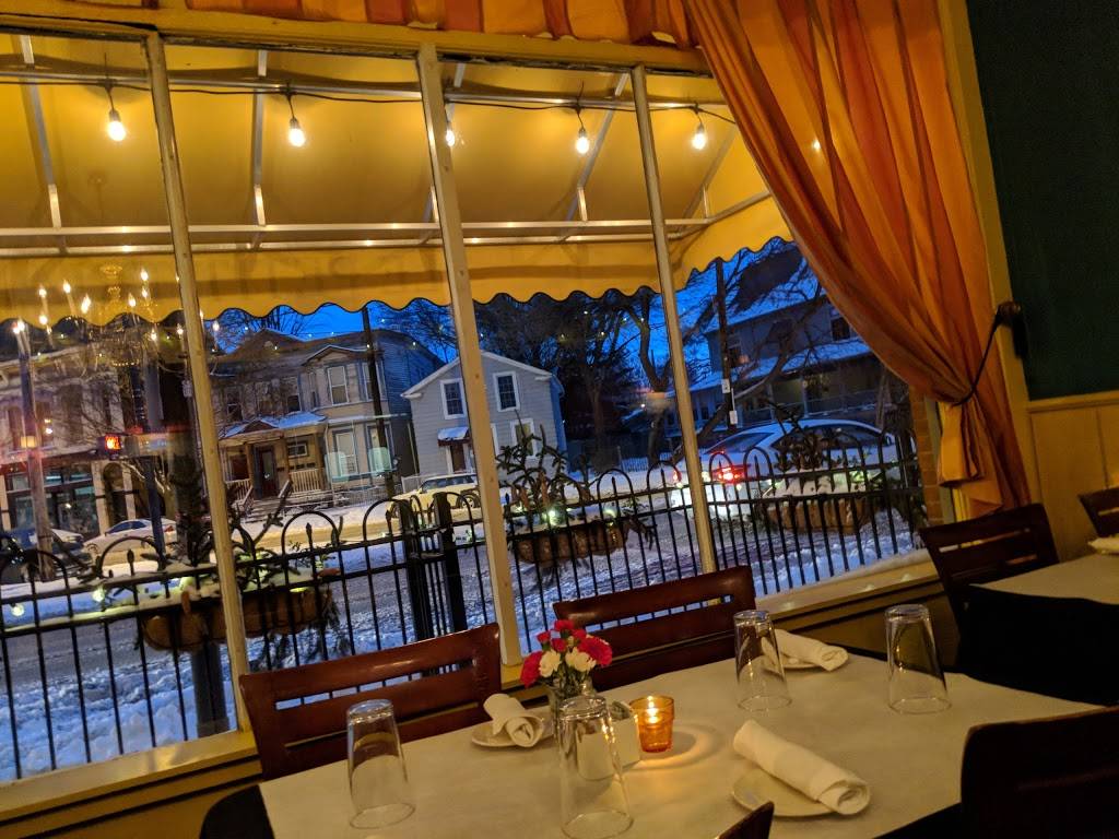 Le Petit Triangle Café | restaurant | 1881 Fulton Rd, Cleveland, OH 44113, USA | 2162811881 OR +1 216-281-1881