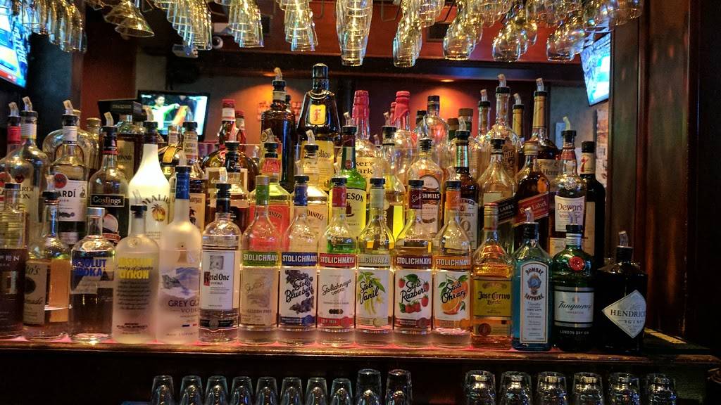 The Lazy Boy Saloon | restaurant | 154 Mamaroneck Ave, White Plains, NY 10601, USA | 9147610272 OR +1 914-761-0272