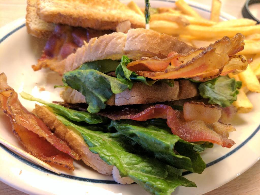 IHOP | restaurant | 125 Smith Rd, St. Charles, IL 60174, USA | 6303777448 OR +1 630-377-7448
