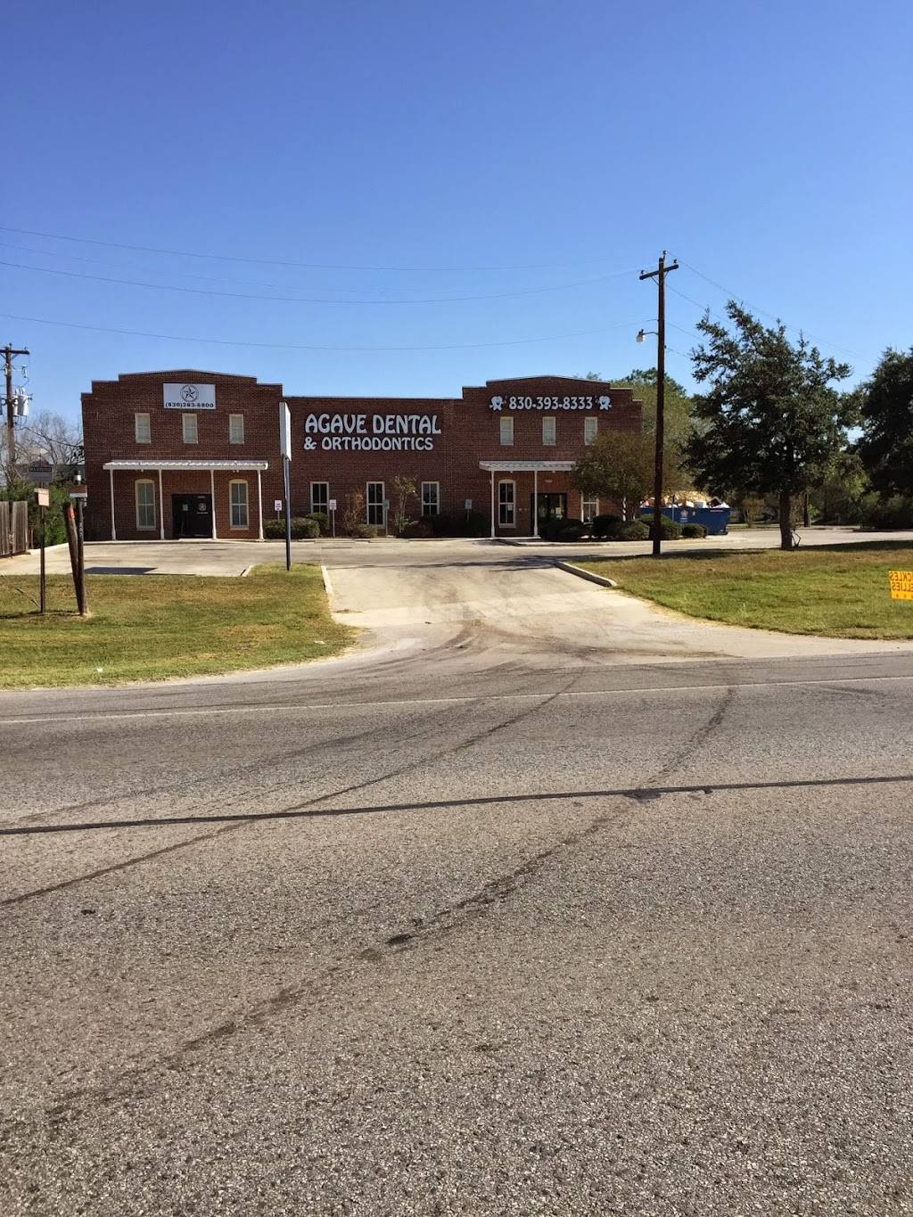 Agave Dental | restaurant | 2006 10th St, Floresville, TX 78114, USA | 8303938333 OR +1 830-393-8333