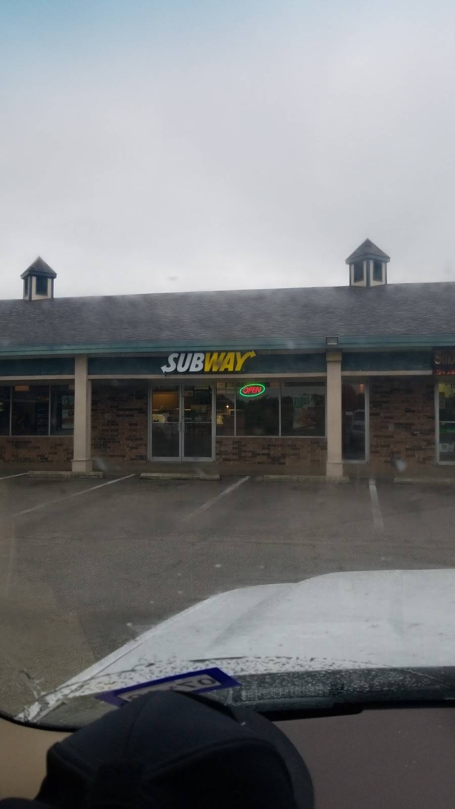 Subway Restaurants | restaurant | 102 E Hundley Dr, Lake Dallas, TX 75065, USA | 9404973484 OR +1 940-497-3484