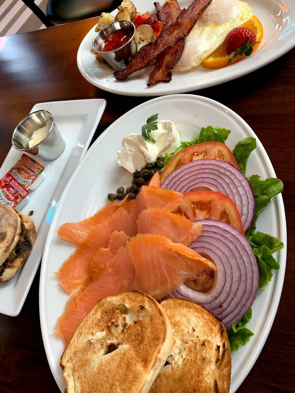 Runway | restaurant | 68300 Gay Resort Dr, Cathedral City, CA 92234, USA | 7605377800 OR +1 760-537-7800