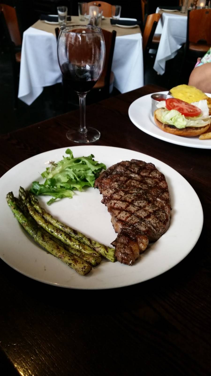 Mesquite Chop House | restaurant | 88 Union Ave, Memphis, TN 38103, USA | 9015275337 OR +1 901-527-5337