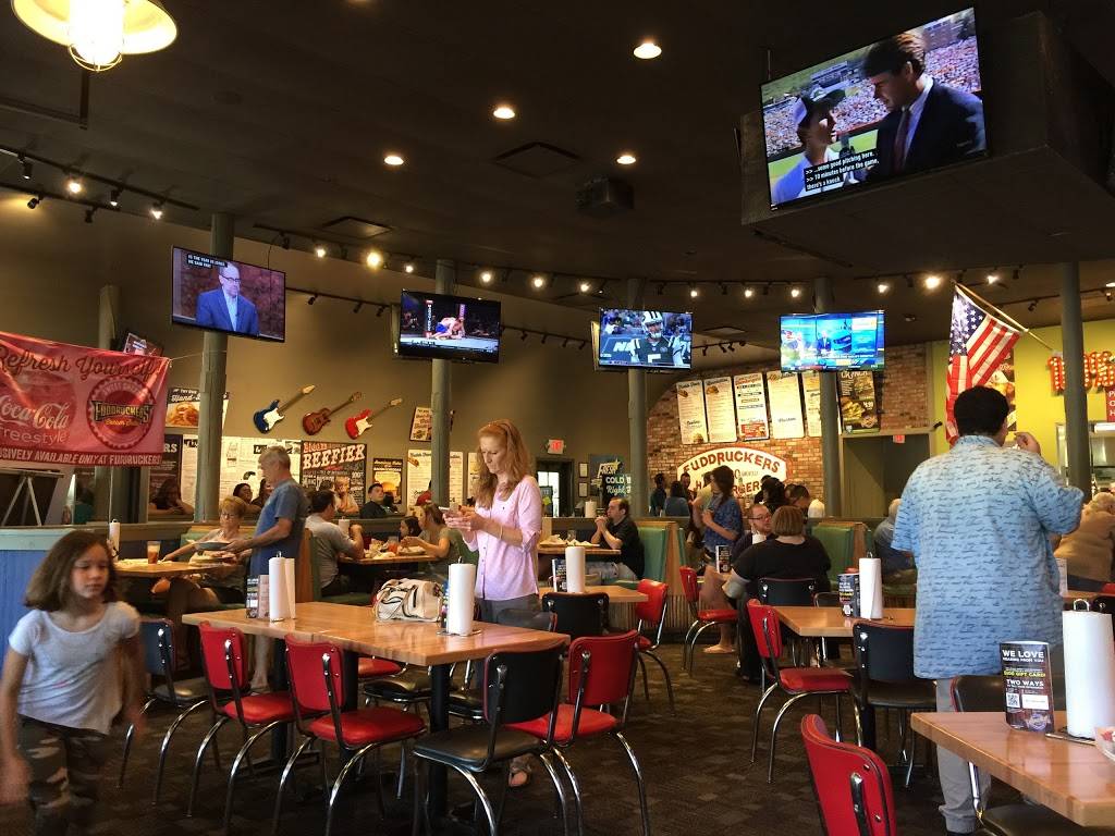 Fuddruckers | restaurant | 14000 Foulger Square, Woodbridge, VA 22192, USA | 5716596284 OR +1 571-659-6284