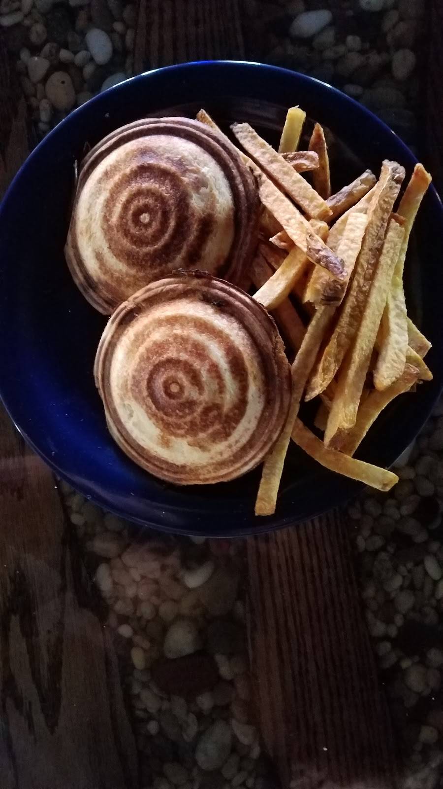 The Beer Garden & Grill | restaurant | 3540 US-641, Benton, KY 42025, USA | 2702529137 OR +1 270-252-9137