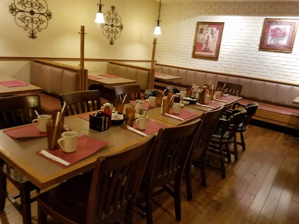 The Brass House Restaurant | restaurant | 2620 S Main St, Waterbury, CT 06705, USA | 2037554910 OR +1 203-755-4910