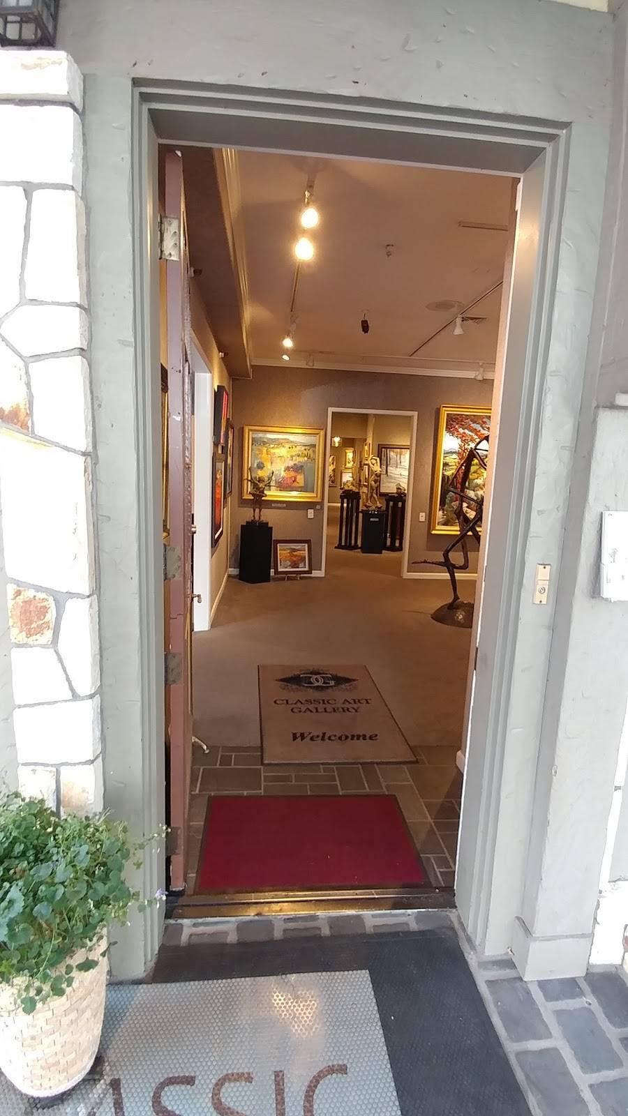 Hogs Breath Inn | restaurant | San Carlos St, Carmel-By-The-Sea, CA 93923, USA | 8316251044 OR +1 831-625-1044