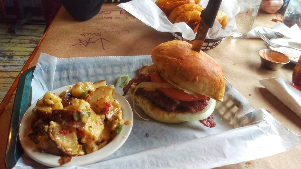 Twin Archer Brewpub | restaurant | 117 W Charles St, Muncie, IN 47305, USA | 7652166982 OR +1 765-216-6982