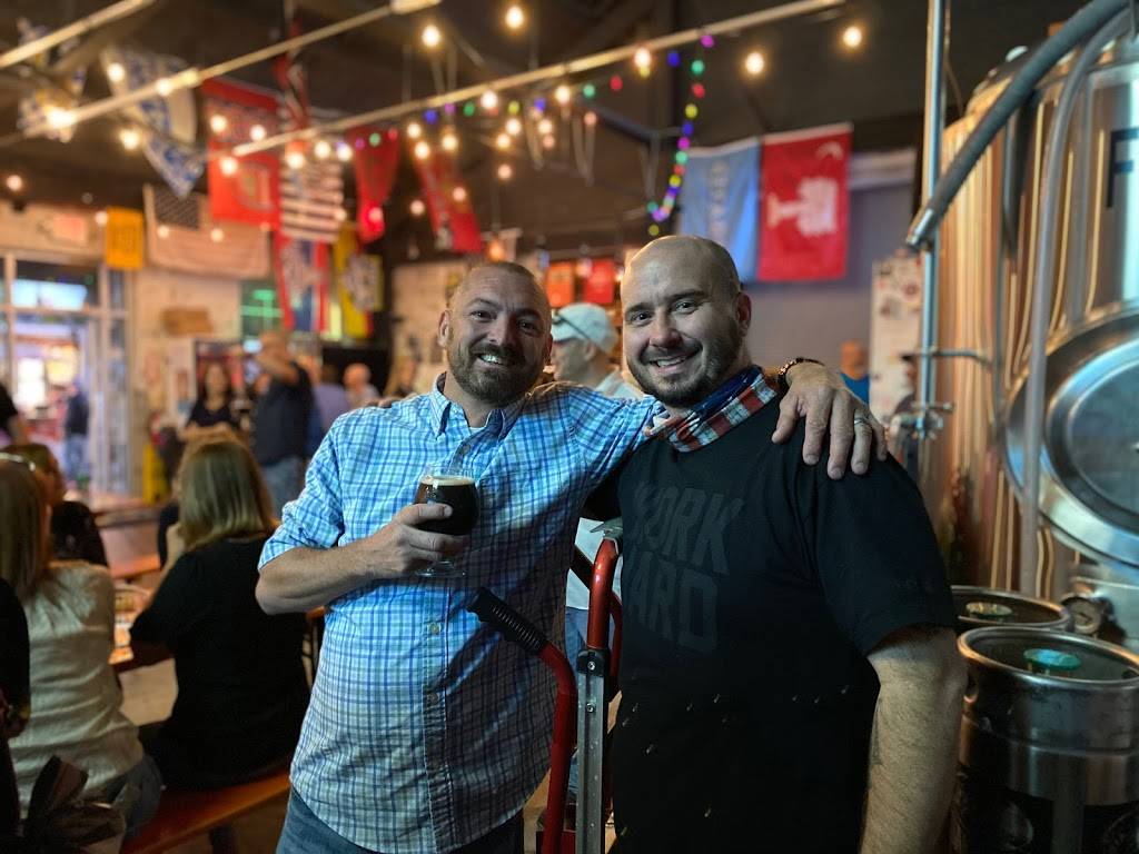 Oak Road Brewery | restaurant | 108 E 3rd N St, Summerville, SC 29483, USA | 8436959886 OR +1 843-695-9886