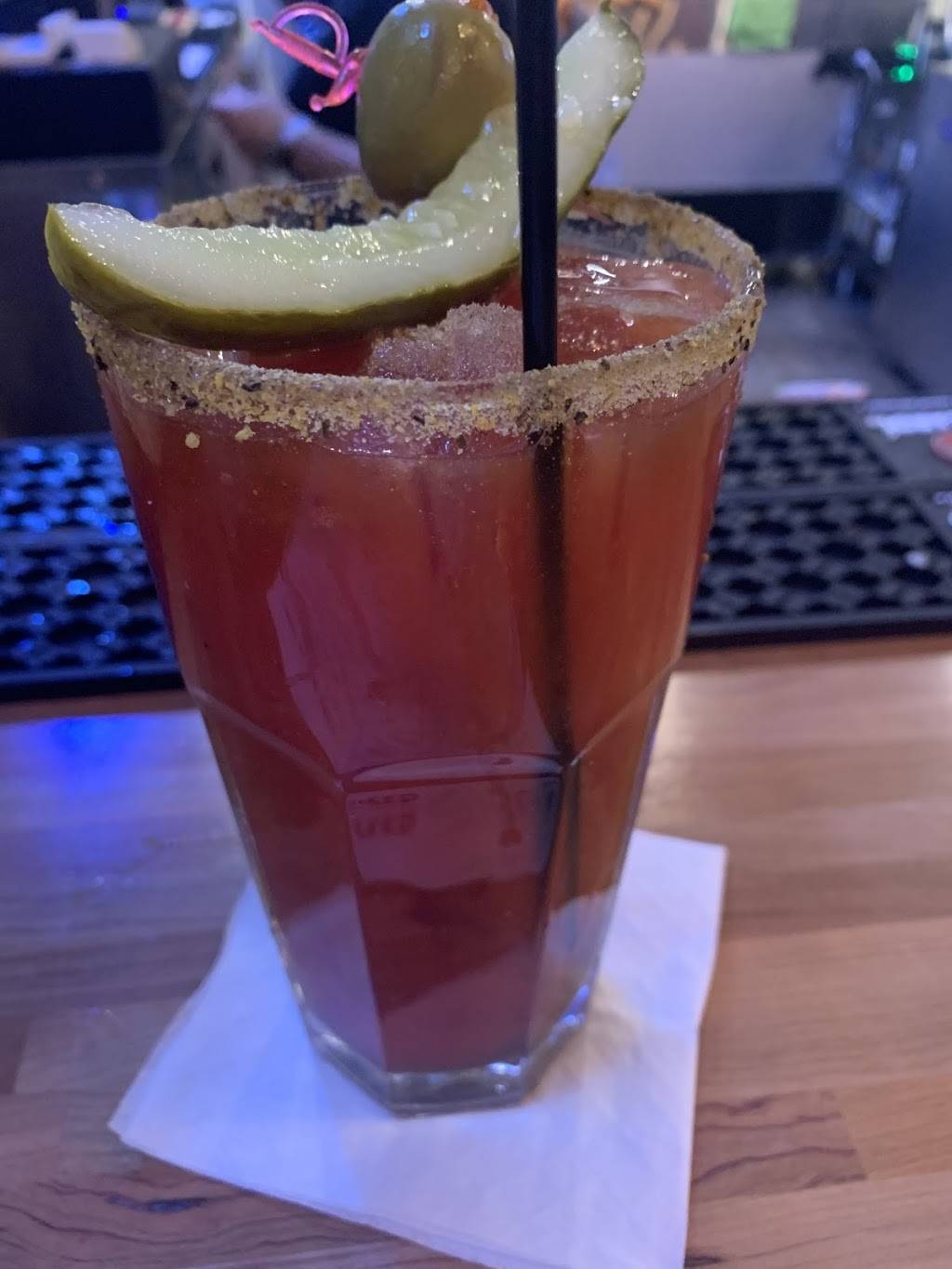 Paradise Cove 220 | restaurant | 218 S Bridge St, Yorkville, IL 60560, USA | 6308829955 OR +1 630-882-9955