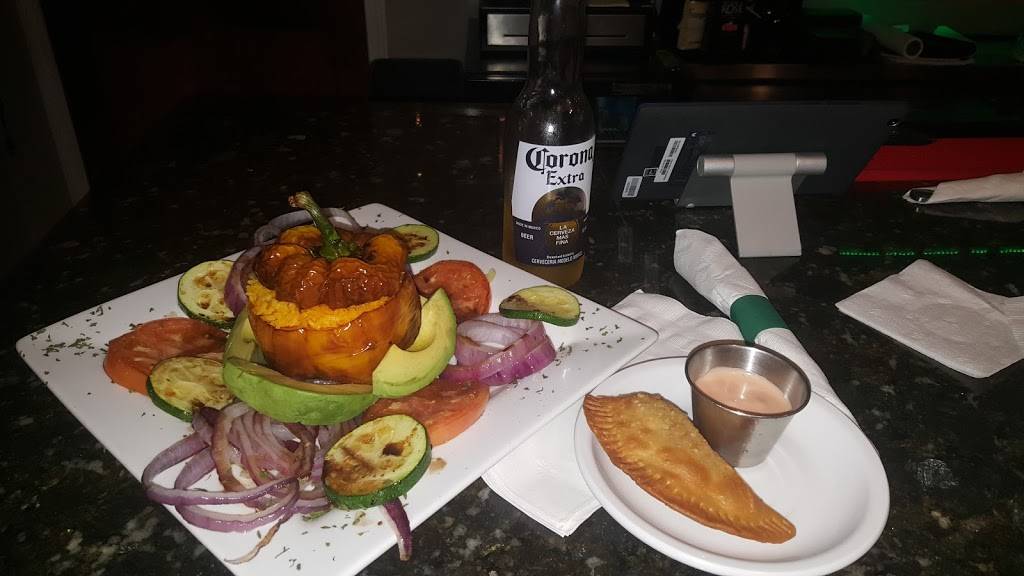 Lo Sano Restaurant & Bar | night club | 678 Maple Ave, Hartford, CT 06114, USA | 8604617966 OR +1 860-461-7966