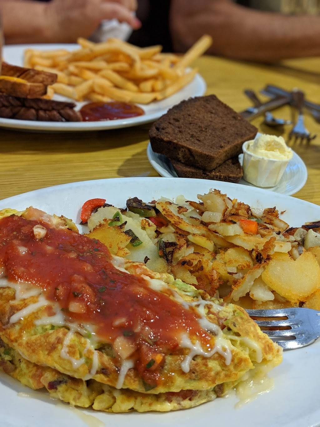 Silver Spoon Restaurant | restaurant | 150 S Grand Ave, Glendora, CA 91741, USA | 6268529283 OR +1 626-852-9283