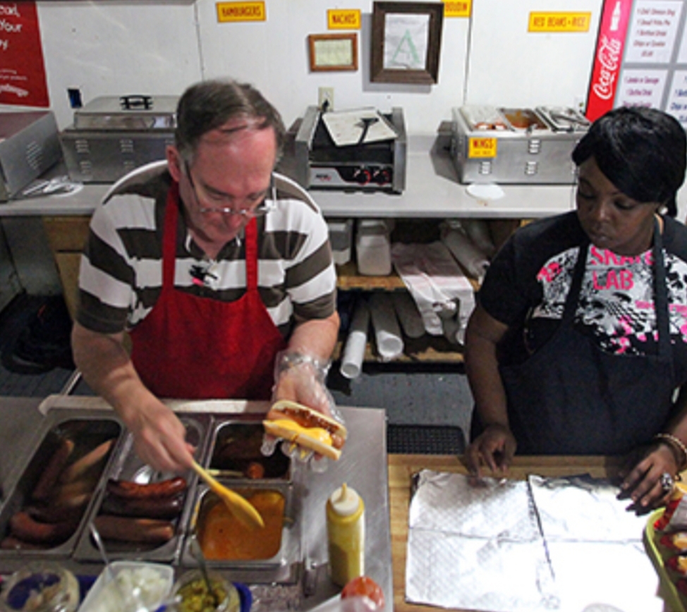 Hot Dog Man | restaurant | 1710 Monroe St, Vicksburg, MS 39180, USA | 6016293998 OR +1 601-629-3998