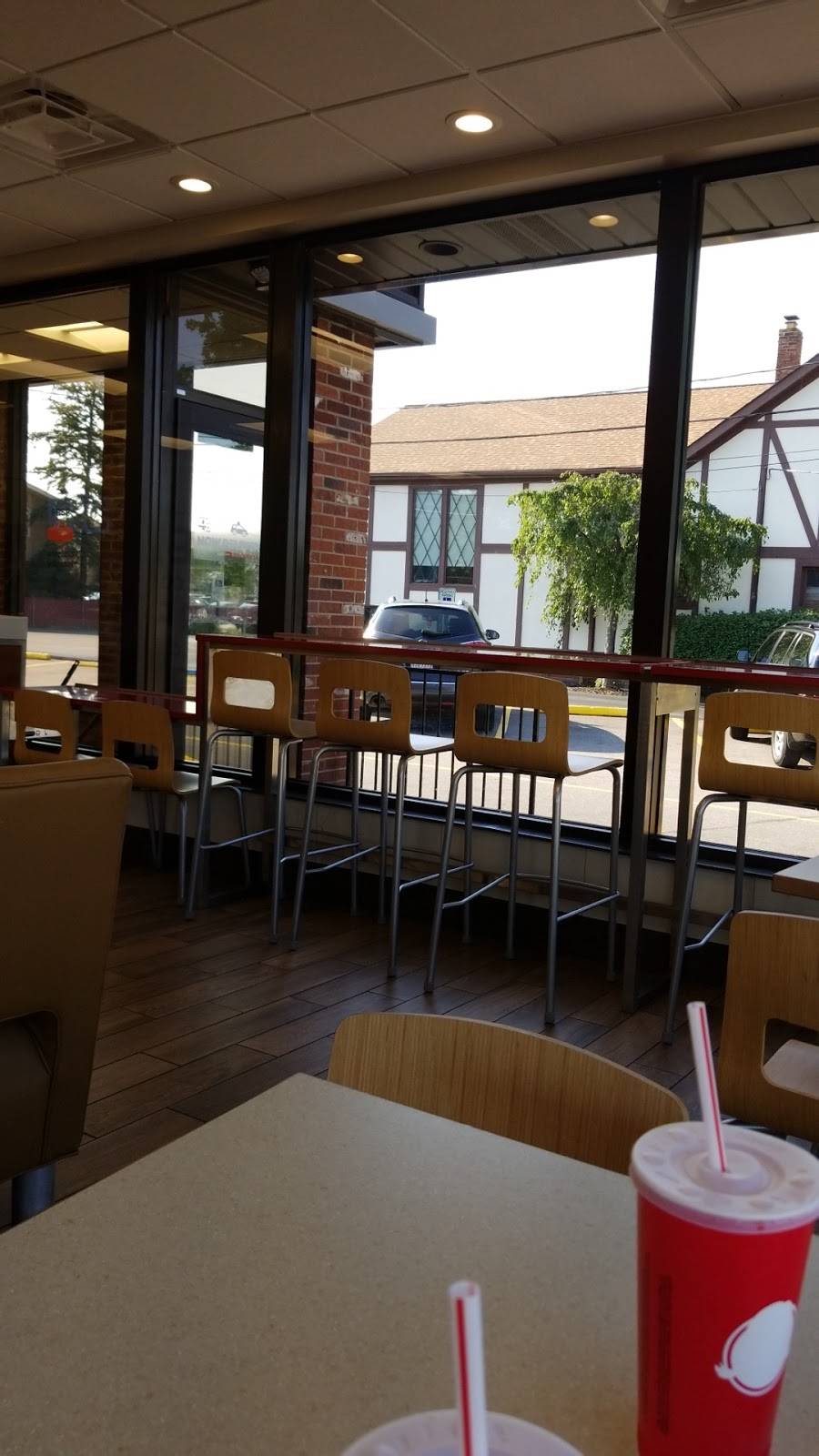 Wendys | restaurant | 1374 Som Center Rd, Mayfield Heights, OH 44124, USA | 4404617718 OR +1 440-461-7718